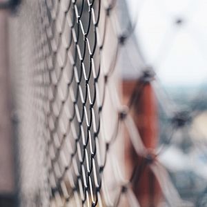 Wykonujemy wszelkiego rodzaju ogrodzenia, bramy, barierki, różne konstrukcje stalowe (np. schody, kostrukcje nośne), a także maszyny i urządzenia.